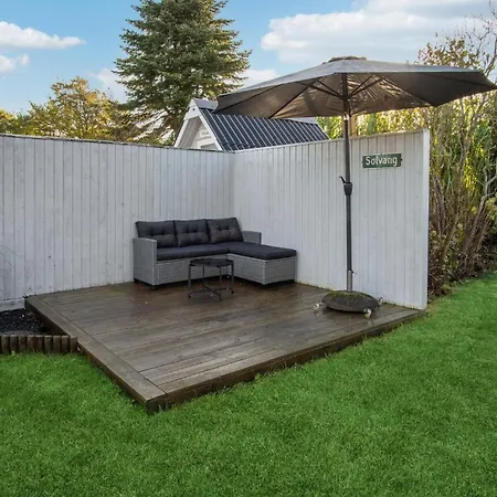 Semesterbostad Lovely In Sjolund