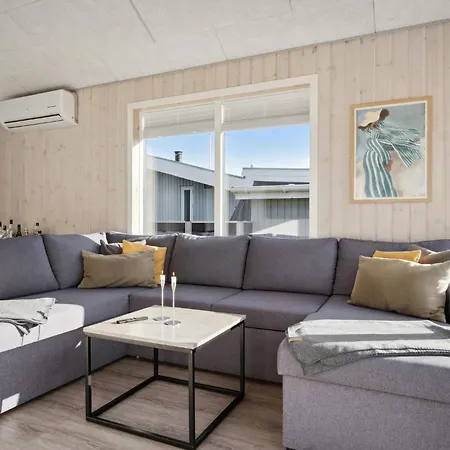 Semesterbostad Lovely In Sjolund